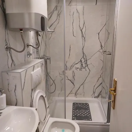 B Lägenhetshotell 3*